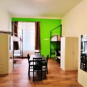 budapest-budget-hostel.inbudapesthotels.com/